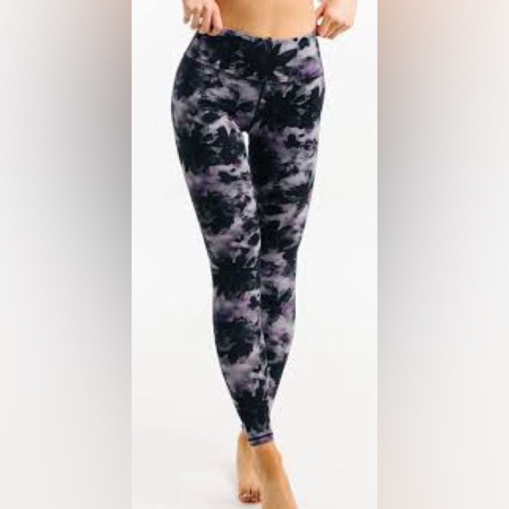 ZYIA Black and Purple Active Leggings